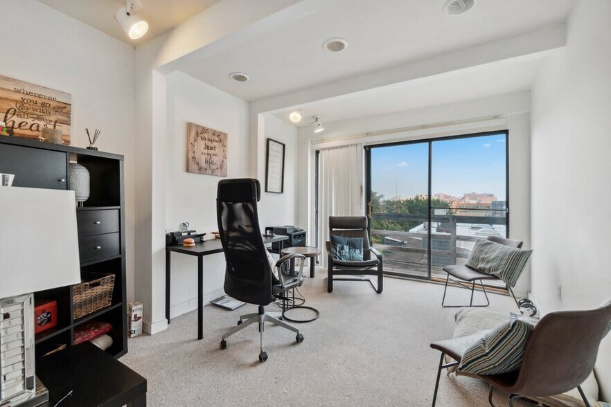 More Photos Of 519-521 N Charles St, Baltimore Office For Sale