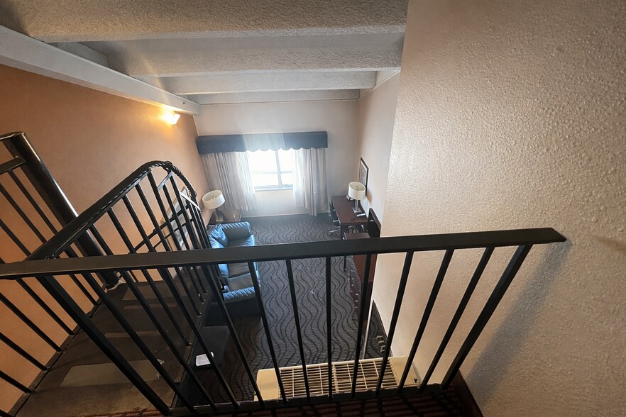 More Photos Of 560 Silverthorne Ln, Silverthorne Hotel For Sale