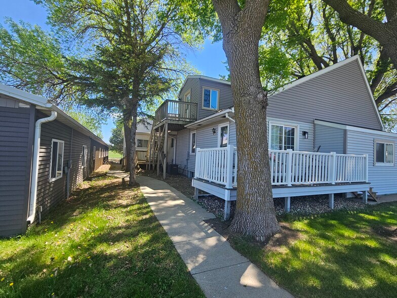 More Photos Of 2212 Okoboji Ave, Milford Multifamily For Sale