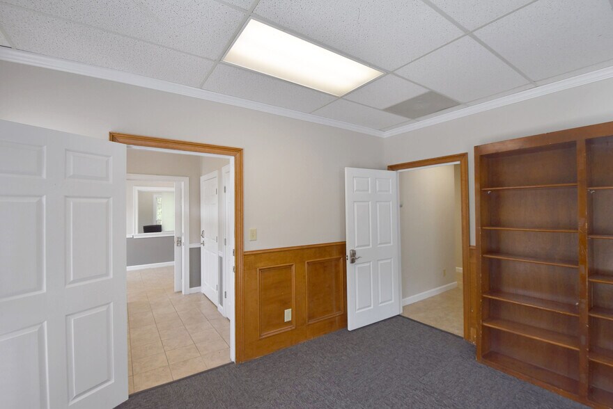 More Photos Of 116 Peachtree Ct, Peachtree City Medical For Lease