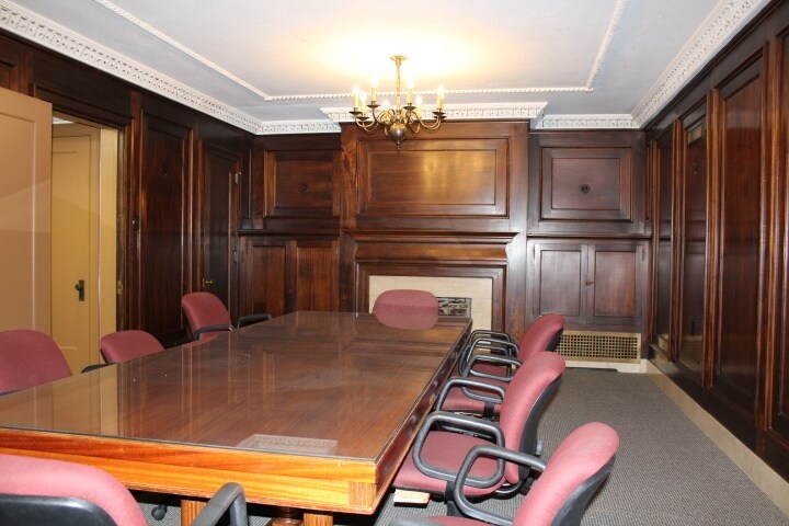 More Photos Of 121 N Chestnut St, Seymour Medical For Sale