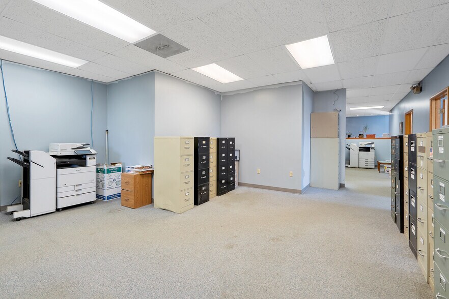 More Photos Of 532 State Fair Blvd, Syracuse Light Distribution For Sale