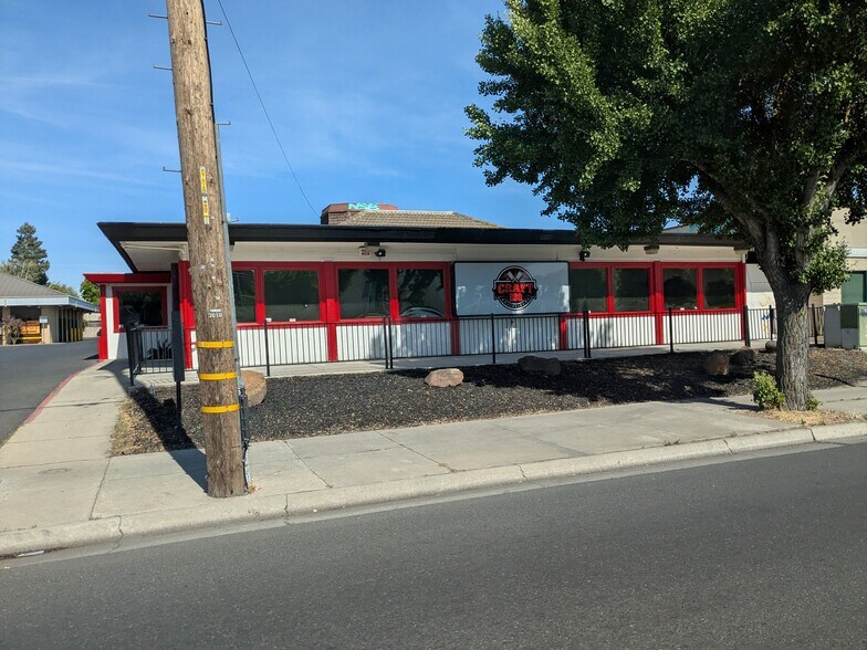 Primary Photo Of 3008 McHenry Ave, Modesto Restaurant For Sale