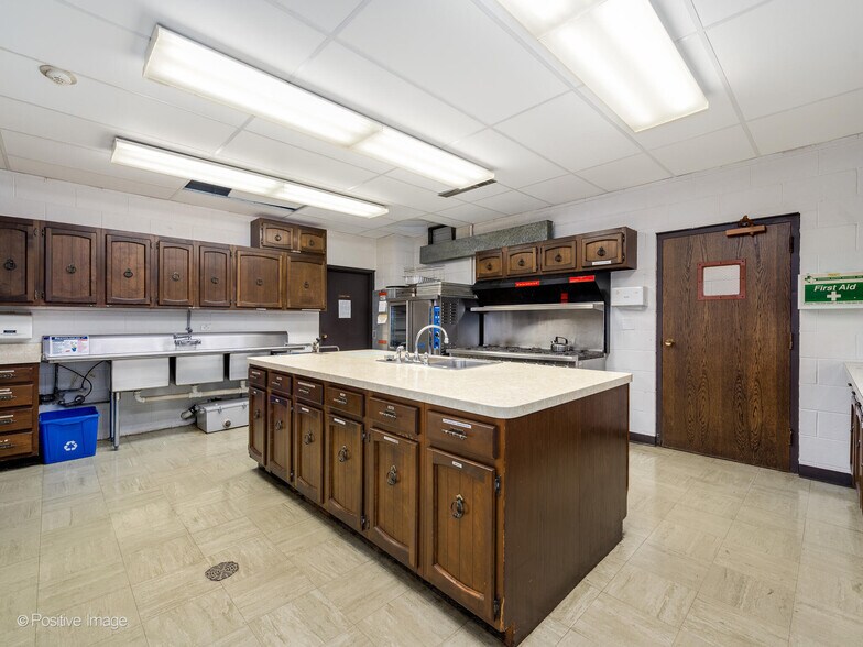 More Photos Of 47 Church St, Lake Zurich Religious Facility For Sale