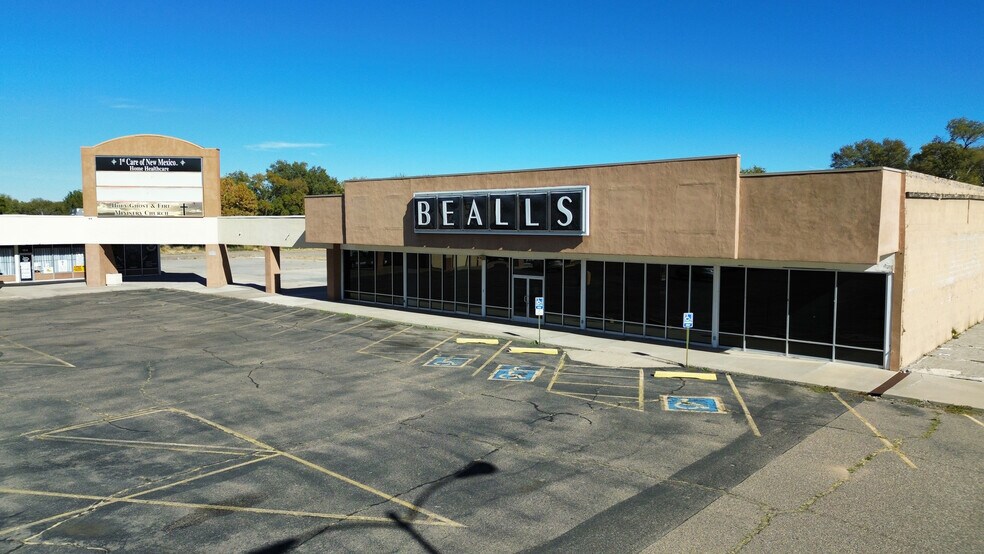 Primary Photo Of 102-106 Caldwell Ave, Belen Freestanding For Sale