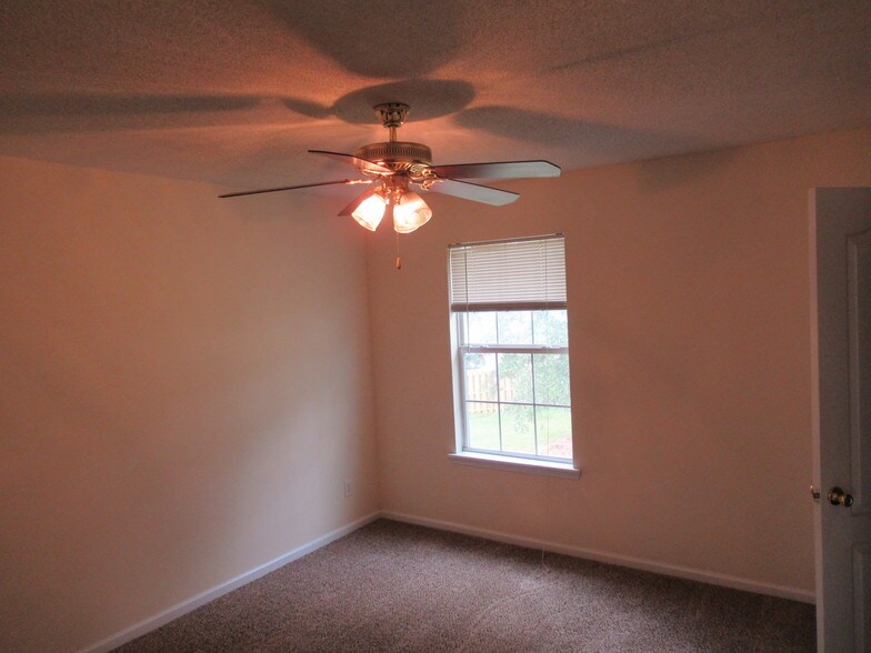 More Photos Of 1533 Woodard St, Valdosta Apartments For Sale
