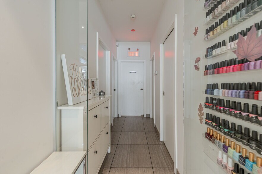 More Photos Of 19777-19795 Ch Sainte-Marie, Kirkland Storefront For Lease