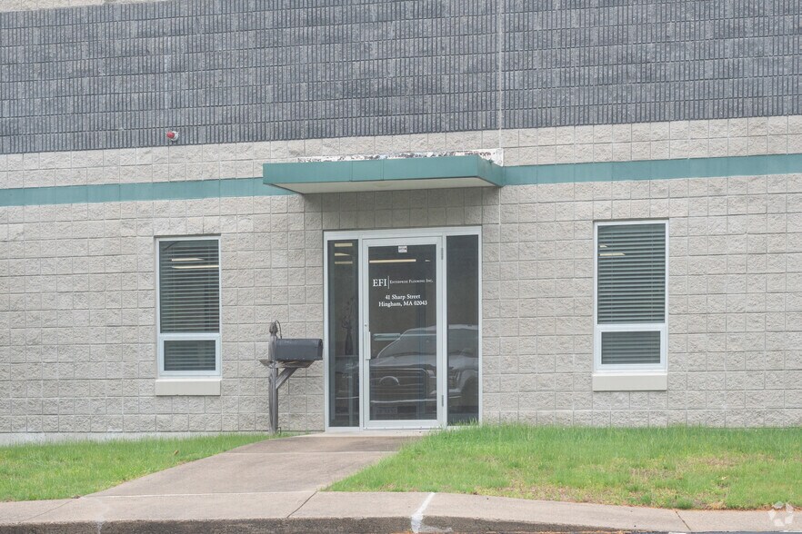 More Photos Of 41 Sharp St, Hingham Warehouse For Lease