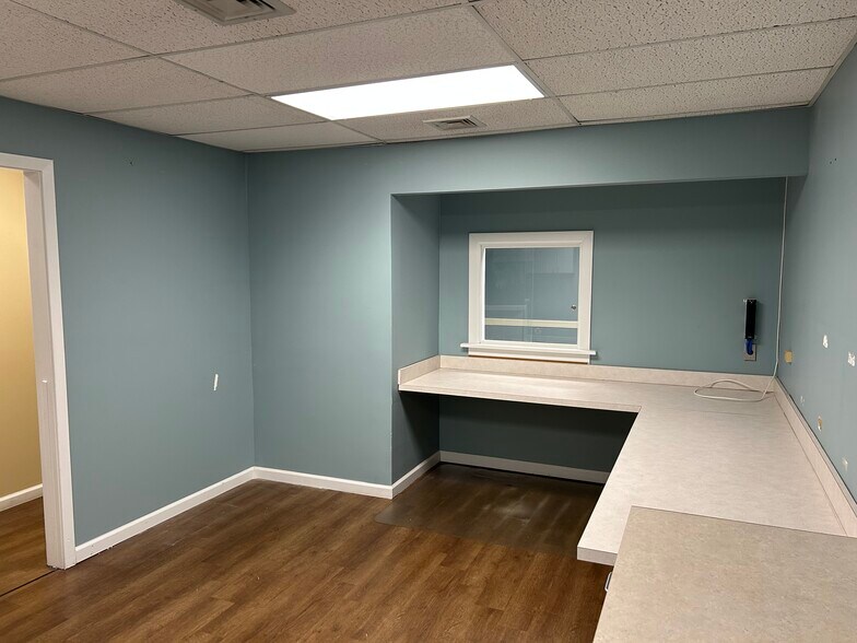 More Photos Of 27 Hospital Ave, Danbury Medical For Lease