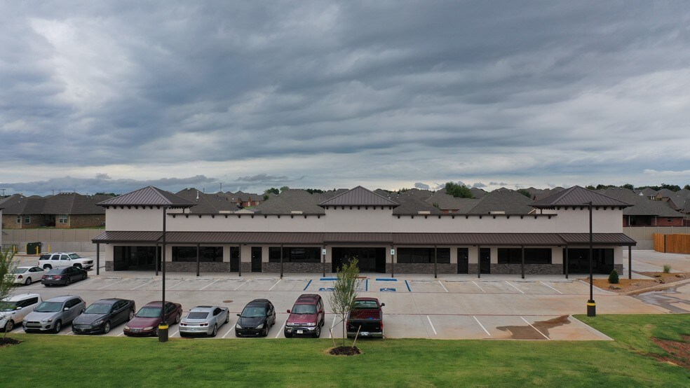 More Photos Of 1049 Vision Blvd, Shawnee General Retail For Lease