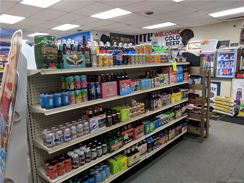 More Photos Of 4012 N Clare Ave, Harrison Convenience Store For Sale