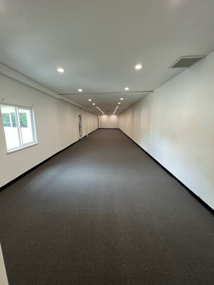 More Photos Of 13095 San Fernando Rd, Sylmar Flex For Lease