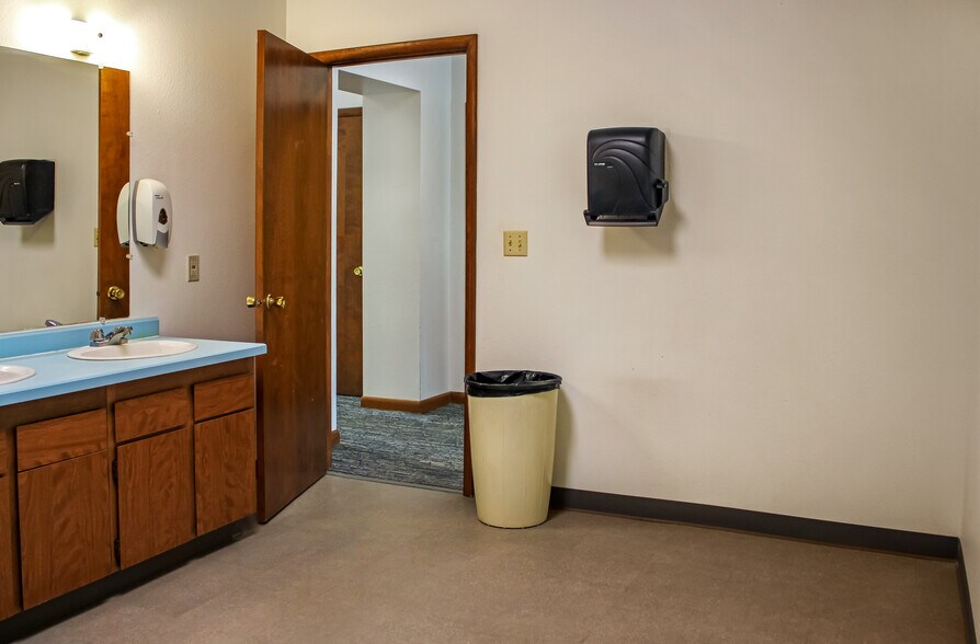 More Photos Of 301 1st St S, Shelby Office For Sale