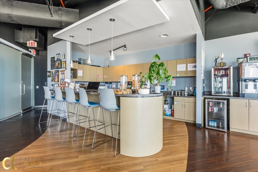 More Photos Of 189 S Orange Ave, Orlando Office Residential For Sale