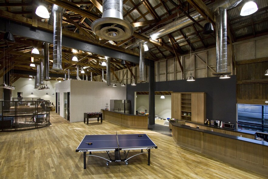 More Photos Of 1107 E 7th St, Los Angeles Manufacturing For Lease