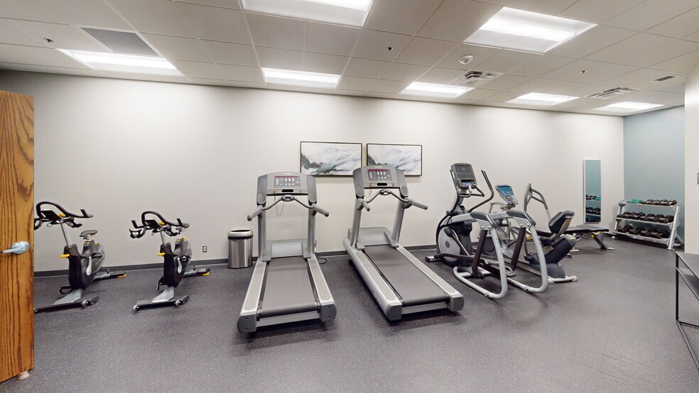 More Photos Of 1450 Energy Park Dr, Saint Paul Office For Lease