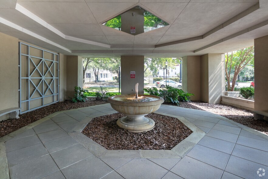 More Photos Of 40 Calhoun St, Charleston Office For Lease