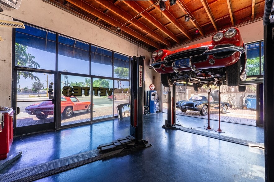 More Photos Of 411 S Harbor Blvd, Santa Ana Auto Dealership For Sale