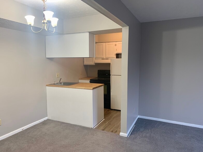 More Photos Of 4225 Middlebranch Ave NE, Canton Apartments For Sale