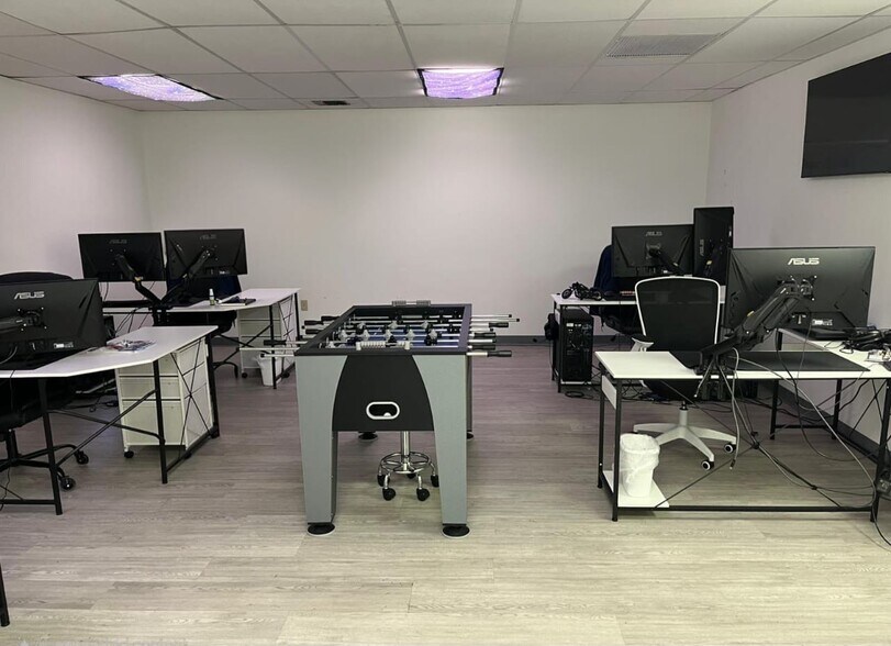 More Photos Of 700 W Hillsboro Blvd, Deerfield Beach Office For Lease