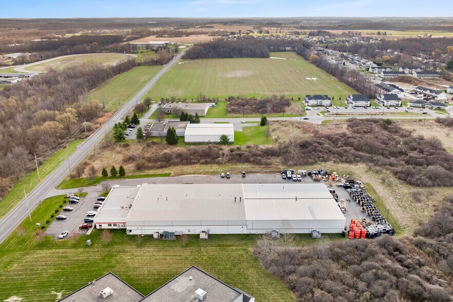 More Photos Of 5829 County Rd 41, Farmington Manufacturing For Lease