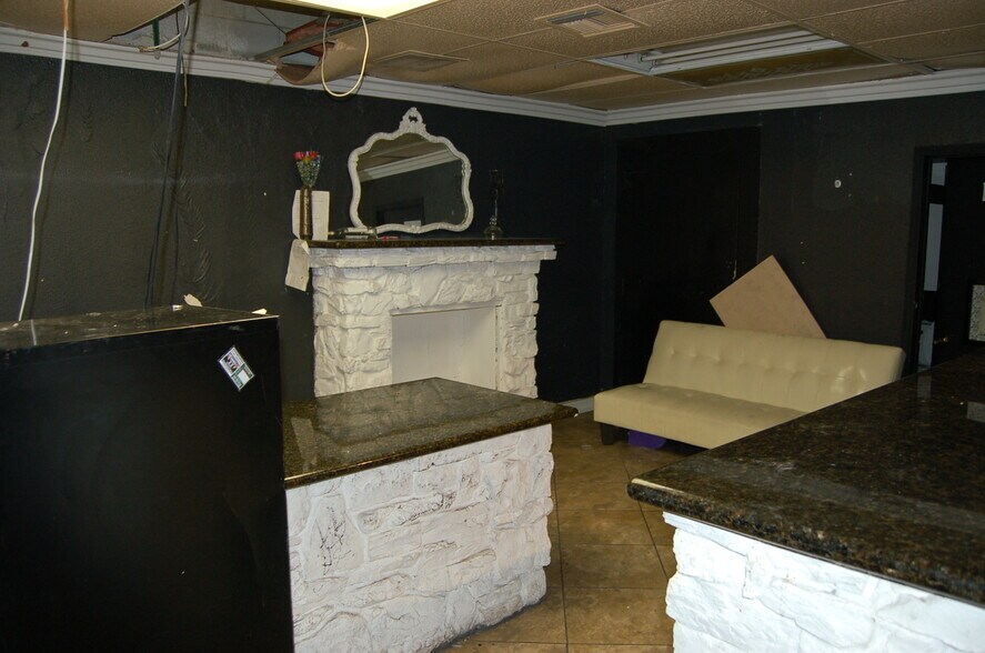 More Photos Of 225 E Base Line St, San Bernardino Freestanding For Sale