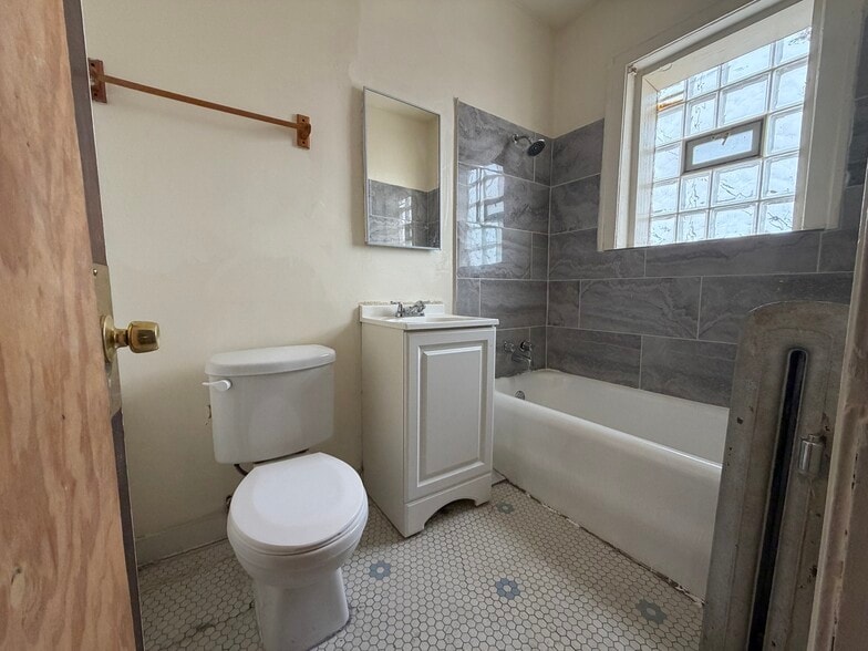 More Photos Of 7042-7048 S Michigan, Chicago Apartments For Sale
