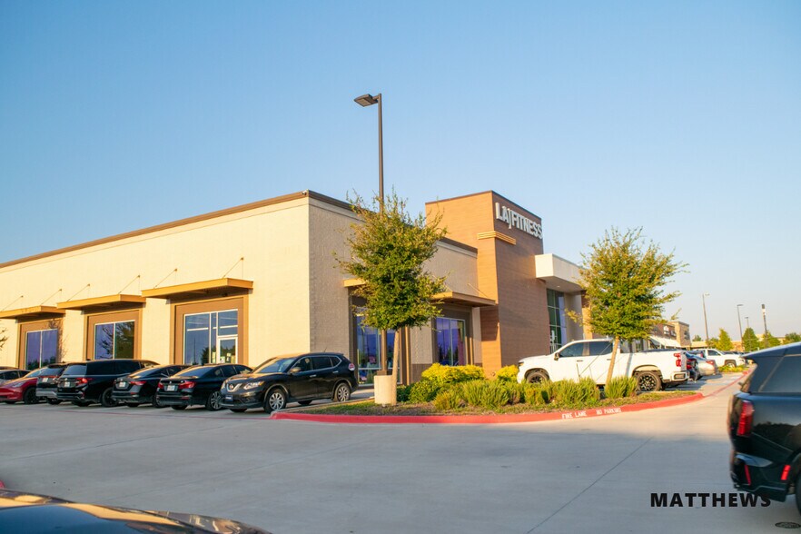More Photos Of 4900 W University Dr, Prosper General Retail For Sale
