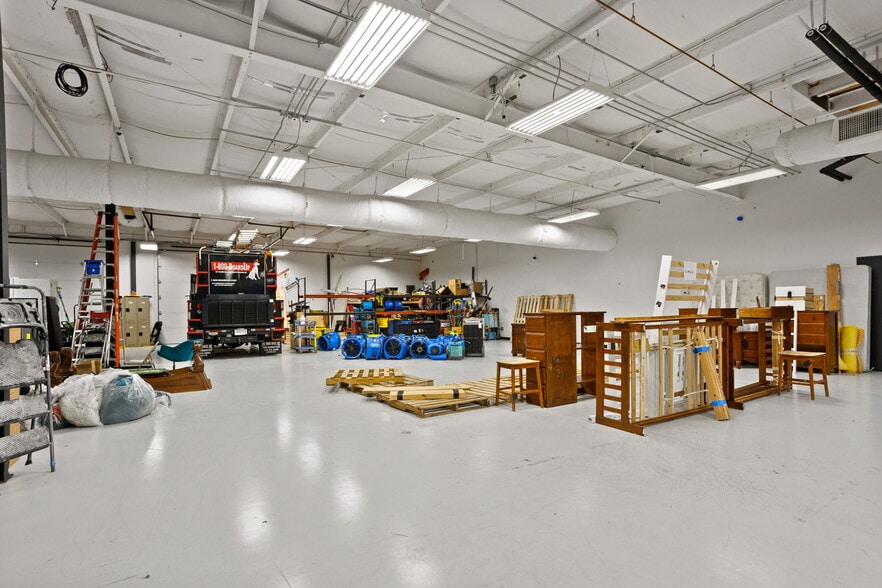 More Photos Of 340 Interstate Blvd, Greenville Warehouse For Sale