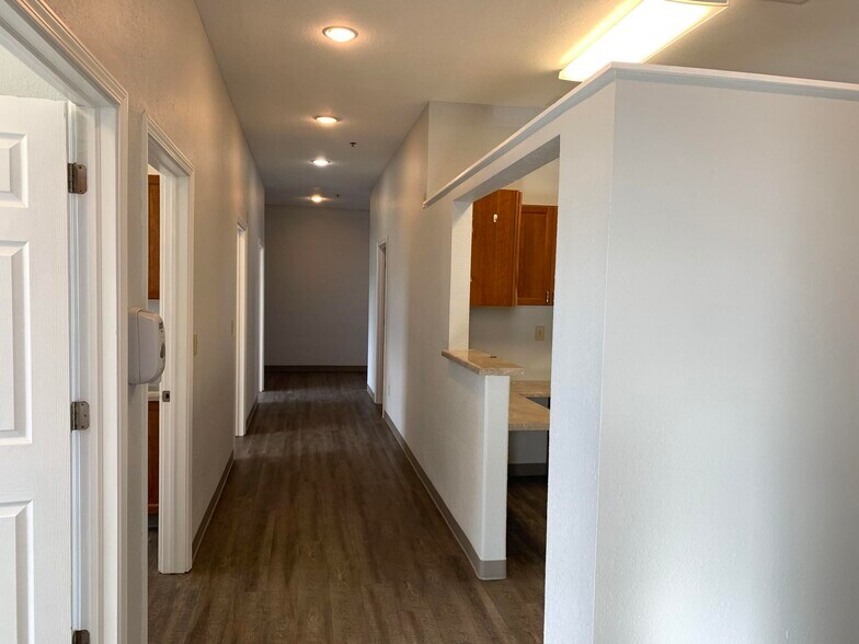 More Photos Of 2347-2359 Silvernail Rd, Pewaukee Restaurant For Lease