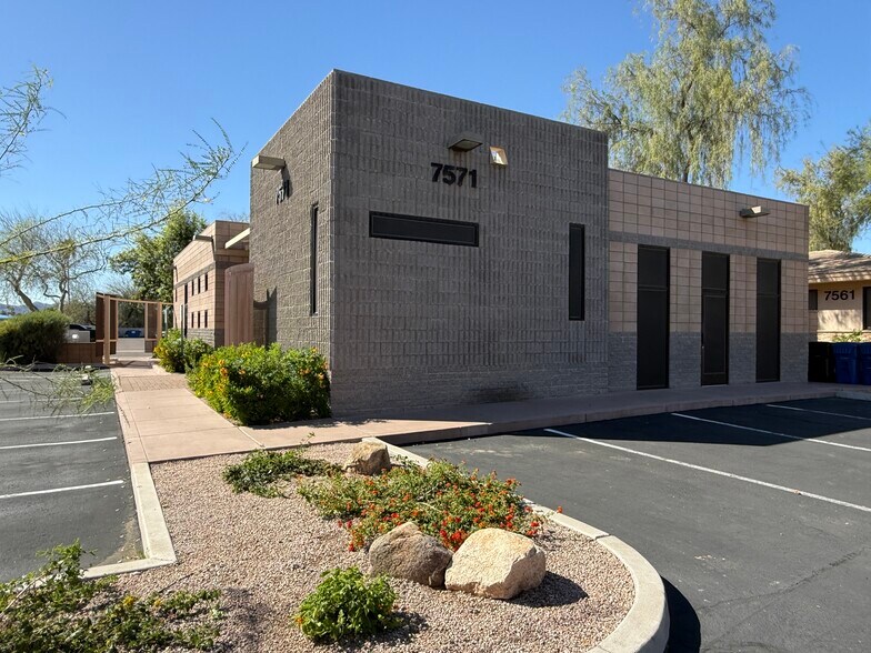 More Photos Of 7571 S Willow Dr, Tempe Medical For Lease