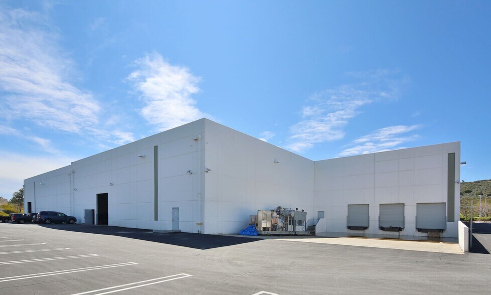 More Photos Of 28577 W Industry Dr, Valencia Manufacturing For Lease