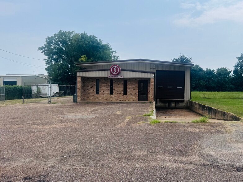 More Photos Of 100 Tex Pack St, Longview Warehouse For Sale