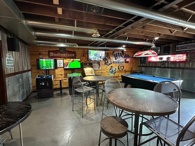 More Photos Of 4312 NW Gateway Ave, Riverside Restaurant For Sale