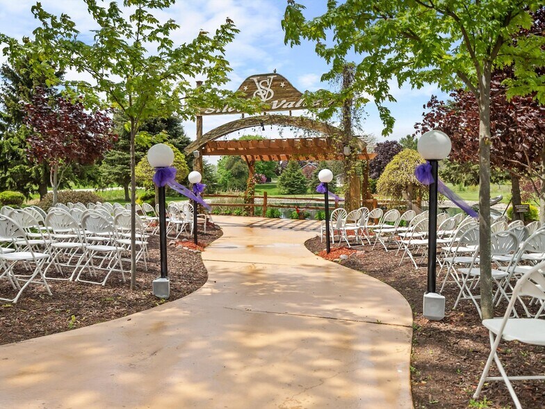 More Photos Of 1222 S Alverno Rd, Manitowoc Restaurant For Sale