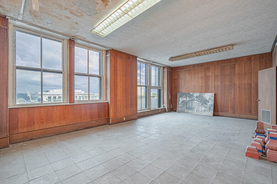 More Photos Of 100 E Bay St, Savannah Lodge Meeting Hall For Sale