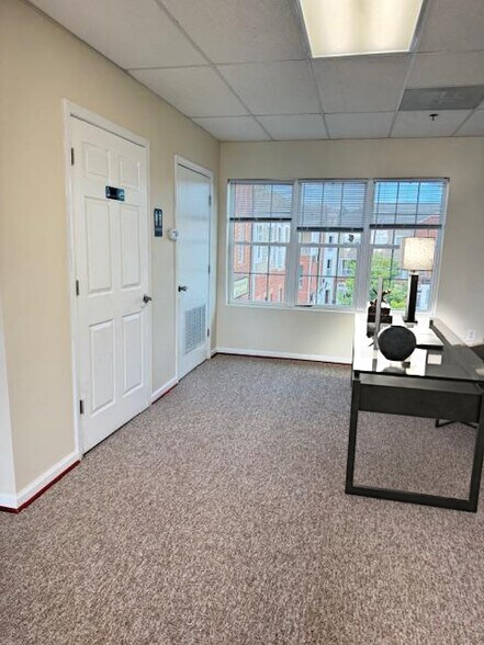 More Photos Of 13885 Hedgewood Dr, Woodbridge Office Residential For Sale