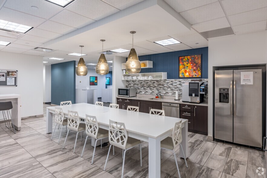 More Photos Of 1325 Avenue of the Americas, New York Coworking Space