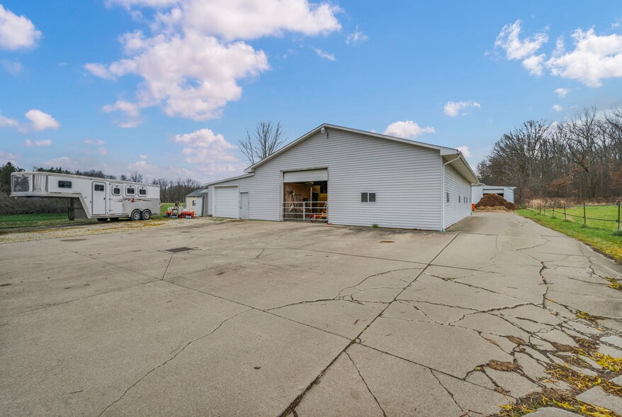 More Photos Of 16449 S Boone Rd, Columbia Station Specialty For Sale