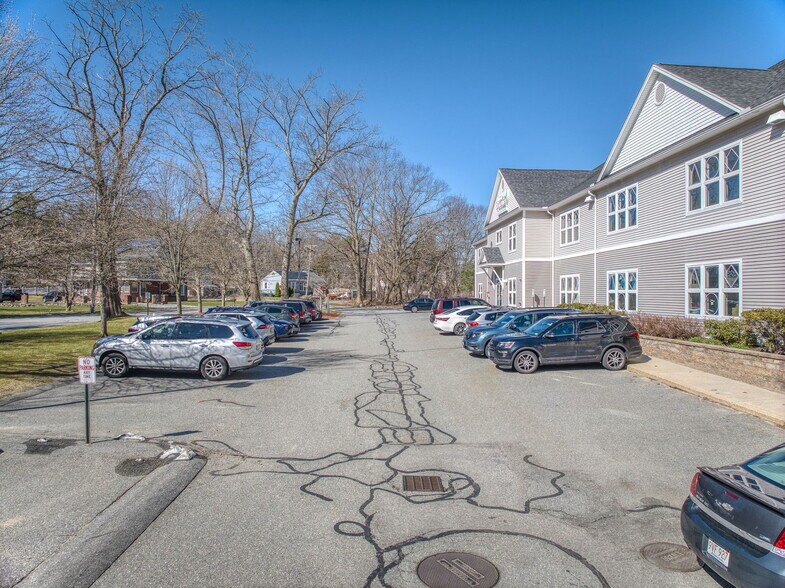 More Photos Of 443 W Lowell Ave, Haverhill Office For Lease