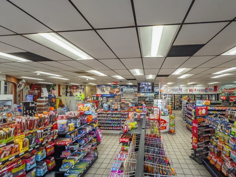 More Photos Of 3505 South St, Nacogdoches Service Station For Sale