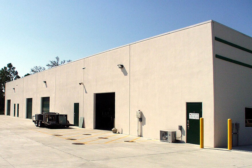 More Photos Of 445 West Dr, West Melbourne Warehouse For Sale