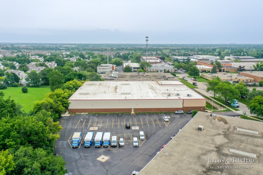 More Photos Of 1870 Elmdale Ave, Glenview Warehouse For Sale