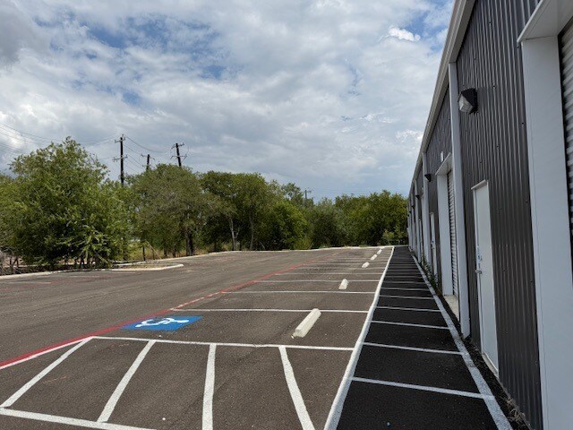 More Photos Of 9326 SE Loop 410, San Antonio Flex For Sale