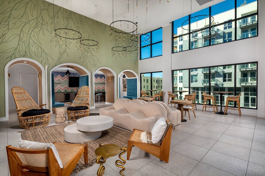 More Photos Of 1340 S Hill St, Los Angeles Apartments For Lease