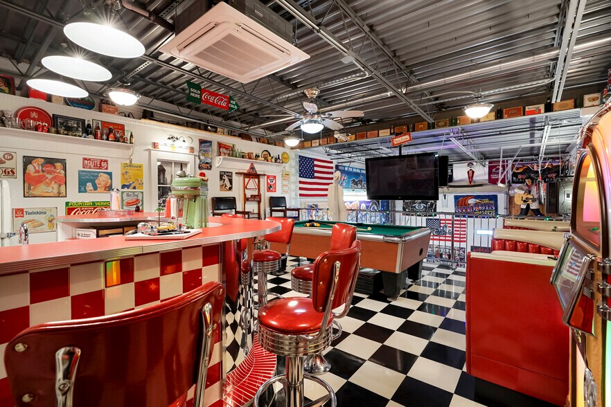 More Photos Of 9181 Commerce Center Cir, Highlands Ranch Self Storage For Sale