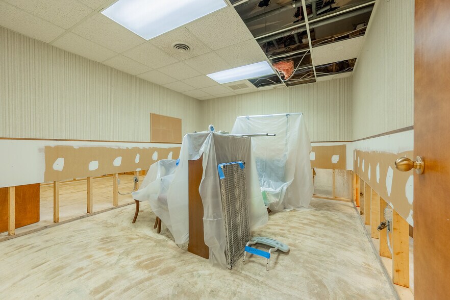 More Photos Of 65 E Main St, Pulaski Loft Creative Space For Sale