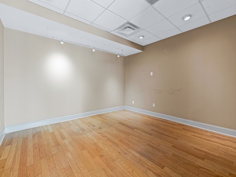 More Photos Of 373 Biltmore Ave, Asheville Medical For Lease