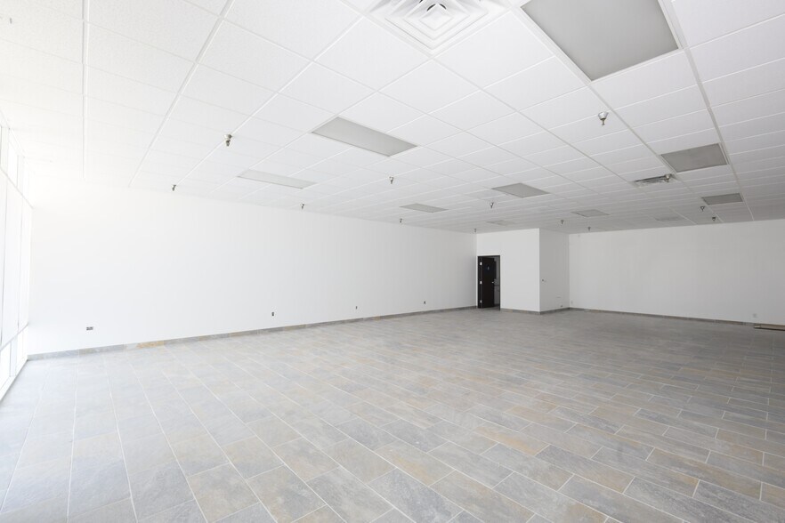 More Photos Of 1700 E Thompson Blvd, Ventura Auto Repair For Lease