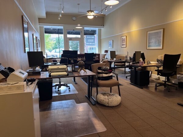 More Photos Of 405 Boston Post Rd, Weston General Retail For Lease